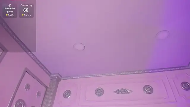 Snapshot of AlannaMilan chatting on July 6, 2026, 7:49 pm AlannaMilan online show from July 6, 2026, 7:49 pm