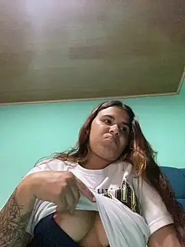 zouuii04 online show from June 12, 2026, 12:30 am
