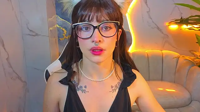 Snapshot of Lily_Tx chatting on June 16, 2026, 7:36 pm Lily Tx online show from June 16, 2026, 7:36 pm