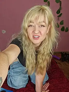 Amber-Blaze online show from July 20, 2026, 6:32 pm