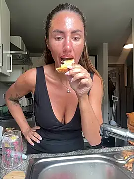 KaceySouthX online show from June 15, 2026, 11:43 am