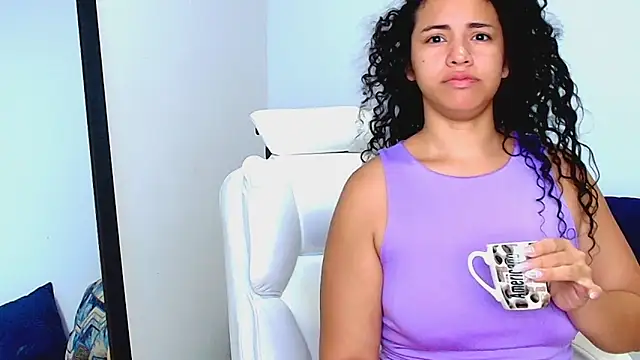 Isabella Sophia19 online show from August 3, 2026, 1:28 pm
