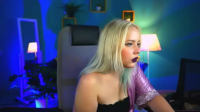 stellawatts online show from June 13, 2026, 8:45 am