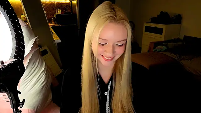 viyy online show from July 28, 2026, 8:52 pm