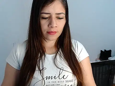 Snapshot of Luna_zoe chatting on July 1, 2026, 9:59 pm Luna zoe online show from July 1, 2026, 9:59 pm