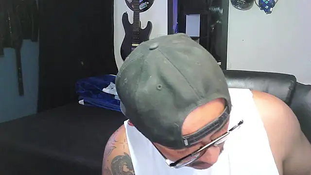MrGoldenBoy777 online show from June 15, 2026, 12:44 am