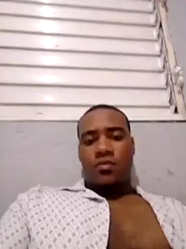 elnegrlay online show from June 14, 2026, 1:02 am