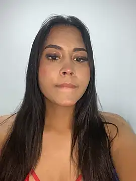 Luisamorena online show from July 29, 2026, 9:47 pm