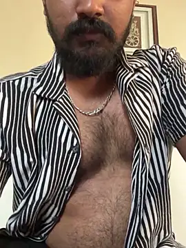 vinay1018 online show from June 19, 2026, 8:31 am