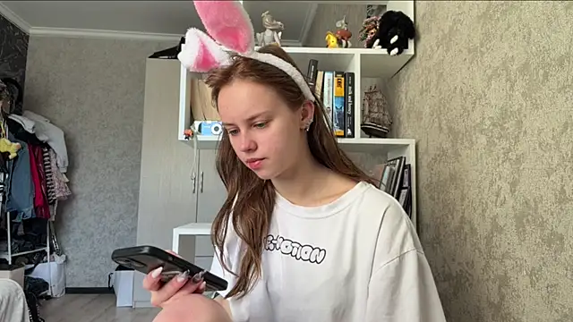 Mollybeans online show from July 31, 2026, 9:09 am