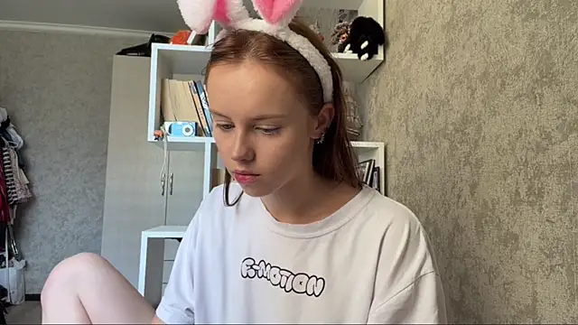 Mollybeans online show from July 29, 2026, 12:15 pm