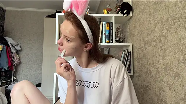 Mollybeans online show from July 30, 2026, 12:04 pm