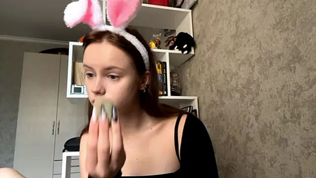 Mollybeans online show from July 13, 2026, 2:27 pm