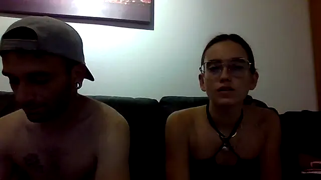 Snapshot of larubiahott chatting on July 17, 2026, 8:50 pm larubiahott online show from July 17, 2026, 8:50 pm