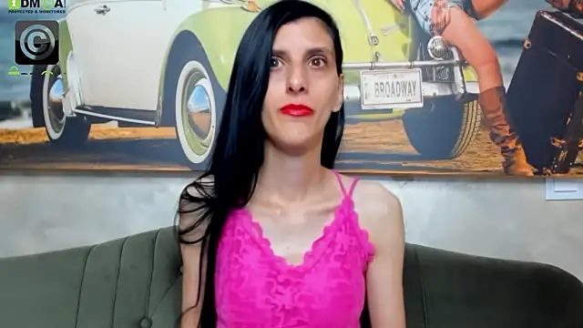 MollyFluff online show from July 6, 2026, 6:42 am
