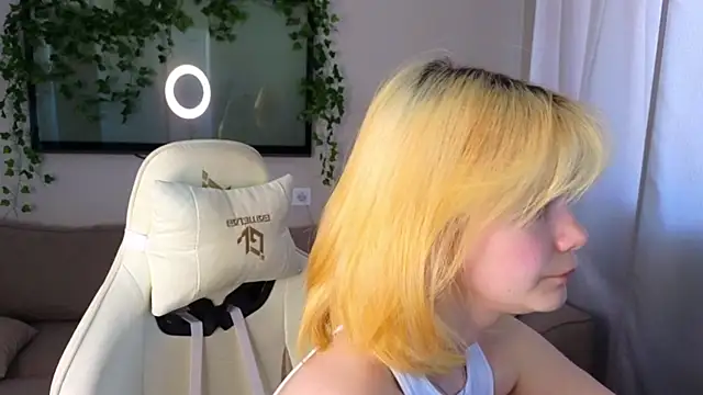 Emily Miu online show from June 20, 2026, 3:00 am