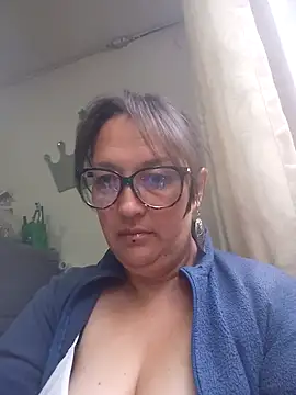  Saraqueen-- online show from July 25, 2026, 10:05 pm