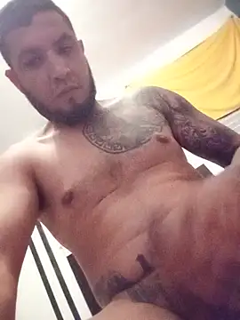 Juanluigui04 online show from June 30, 2026, 2:00 am
