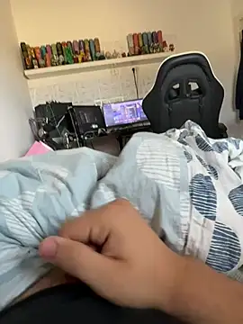 Ethandiggg online show from June 15, 2026, 8:58 am