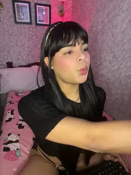 Snapshot of emily_rosue_ chatting on August 9, 2026, 3:14 am emily rosue online show from August 9, 2026, 3:14 am