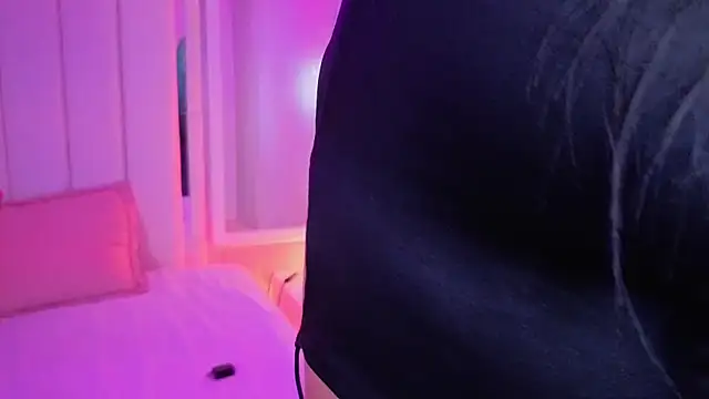 CAROL SUCKER online show from July 28, 2026, 11:26 pm