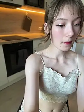 Strawberry Senpai online show from July 18, 2026, 7:28 am