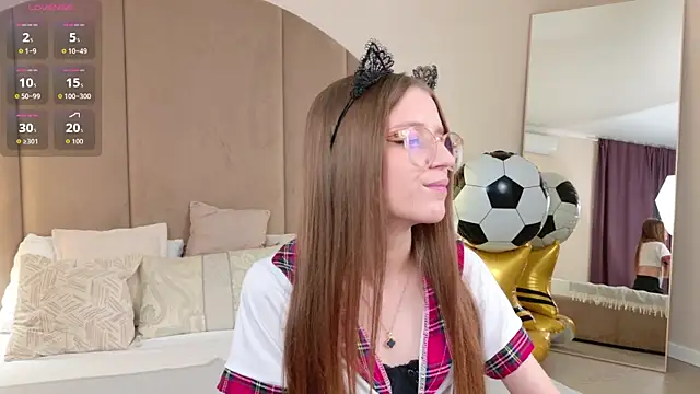 StellaMour online show from July 18, 2026, 5:10 pm