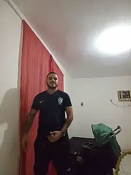 Edneishenrique online show from June 18, 2026, 9:31 pm
