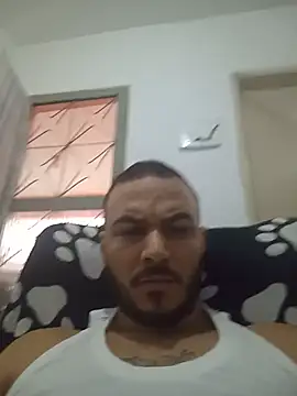 Edneishenrique online show from June 25, 2026, 6:02 pm