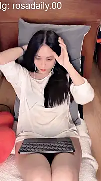 Snapshot of Rosane00 chatting on July 1, 2026, 3:23 pm Rosane00 online show from July 1, 2026, 3:23 pm