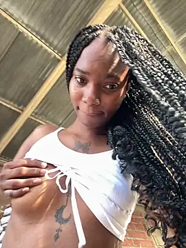 ShakiraThompss18 online show from June 23, 2026, 9:57 pm