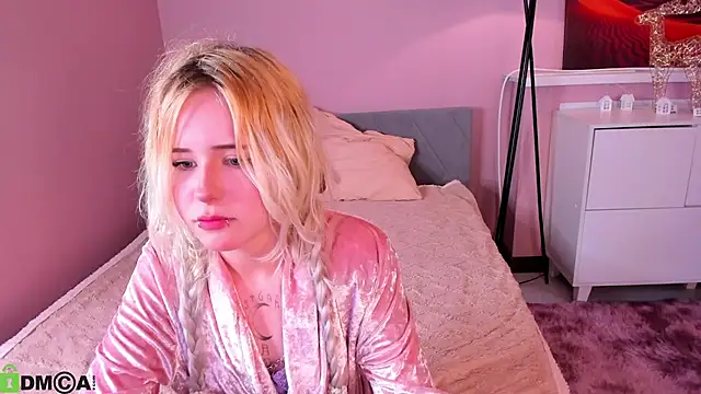 kikipeach online show from June 24, 2026, 12:26 pm