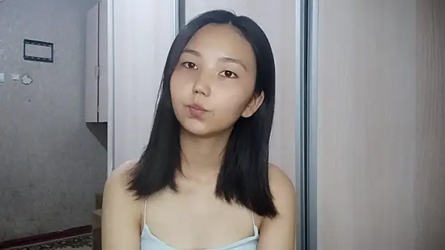 SusieSkepple online show from July 15, 2026, 12:01 pm