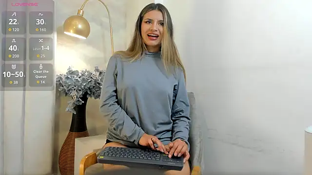 megan glow  online show from June 30, 2026, 1:11 pm