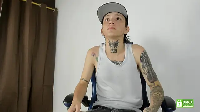 Snapshot of Nick_TattooedGuy chatting on June 19, 2026, 7:20 pm Nick TattooedGuy online show from June 19, 2026, 7:20 pm