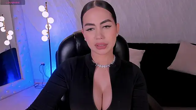 SabrinaMontclair online show from July 7, 2026, 9:07 pm