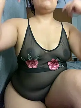 Oli-via online show from July 17, 2026, 11:35 pm
