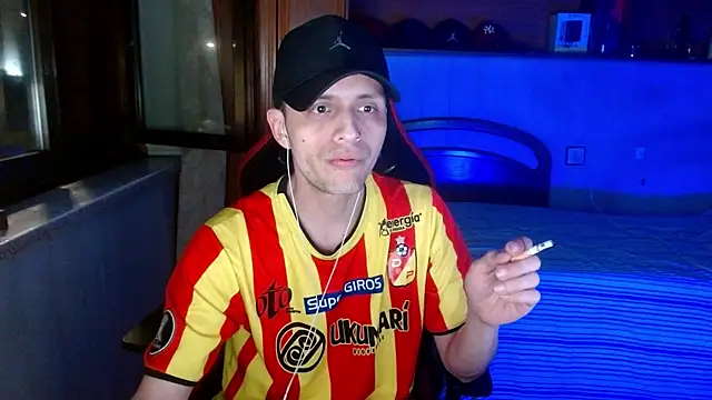 latino with hard cock online show from June 17, 2026, 8:41 pm