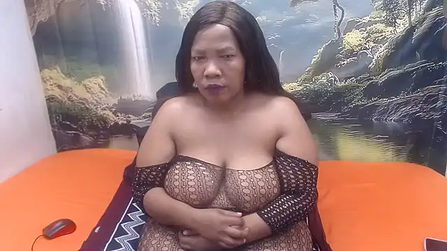 CURVYELEGANCExxx online show from July 15, 2026, 4:41 am