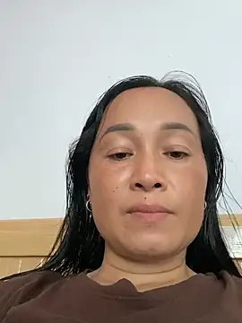 Loly hana online show from July 13, 2026, 2:33 am