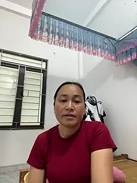 Loly hana online show from June 17, 2026, 11:47 pm