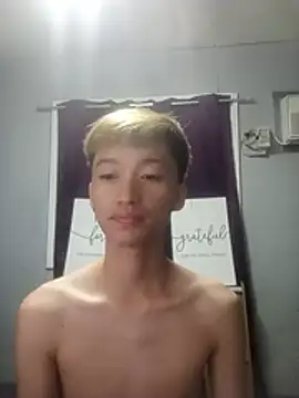 Fem phiLboy69 online show from July 24, 2026, 4:14 pm