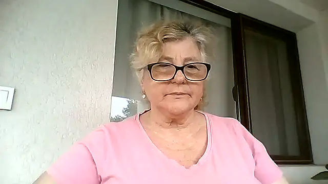 NoraMelow online show from August 9, 2026, 5:57 am