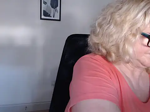 NoraMelow online show from July 11, 2026, 7:52 am