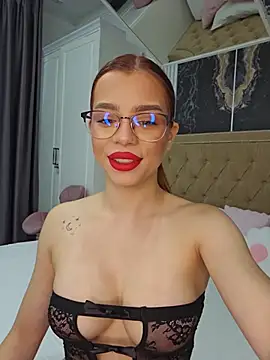 YasminnDoll online show from July 9, 2026, 4:02 am