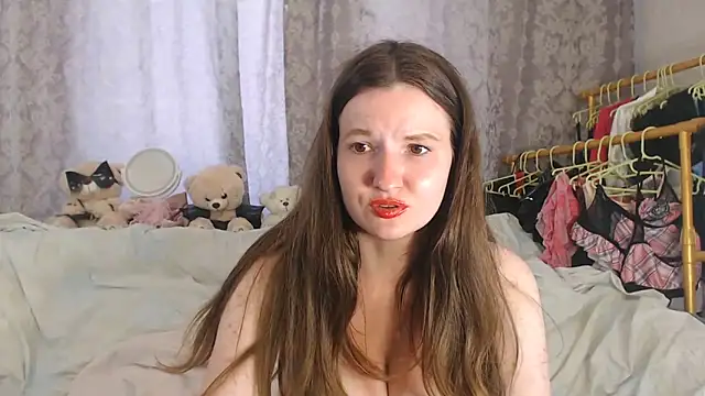 ChloeBrooklyn online show from June 20, 2026, 7:35 am