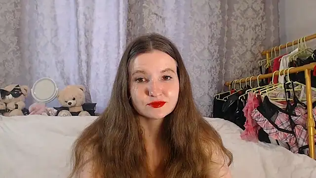 ChloeBrooklyn online show from July 1, 2026, 12:05 pm