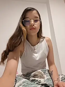 ZoeDear  online show from July 28, 2026, 2:19 am