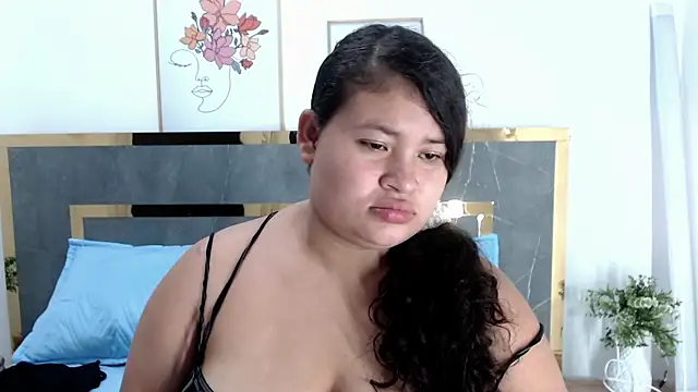 KellyShibary online show from August 3, 2026, 7:09 pm