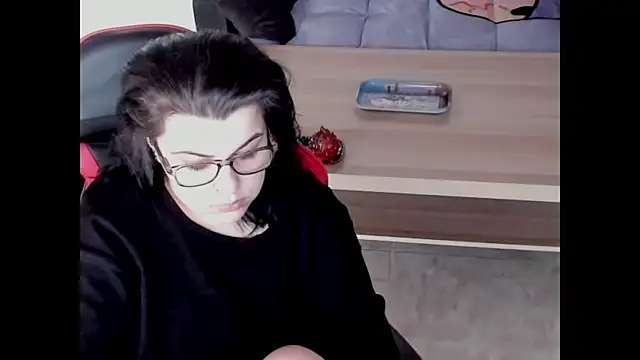 Meloh Molly online show from July 4, 2026, 4:11 pm